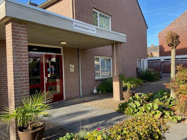 Wit Gele Kruispad 15